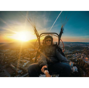 Adrenalín pri tandemovom motorovom paraglidingu okolo Liptovskej Mary