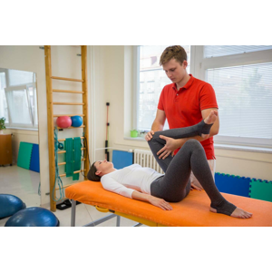 Individuálne rehabilitačné cvičenie s fyzioterapeutom a liečebná masáž - mäkké techniky