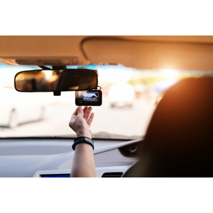 Kamery do auta – bezpečnosť na cestách, ktorá sa vyplatí