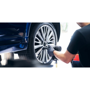 Kompletné prehodenie alebo prezutie pneumatík s vyvážením v autoservise LP Autoservis