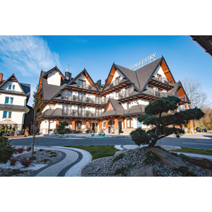 NOVINKA: Pôsobivý hotel Grand Tatry blízko termálov a ski centier (aj na Silvester a rok 2023)