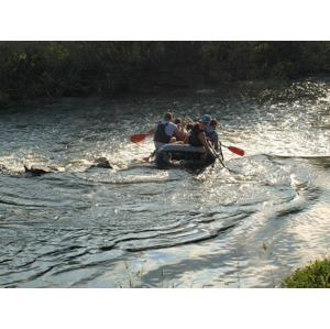 Pokojný splav rieky Váh alebo adrenalínový rafting na na kanáli v Liptovskom Mikuláši