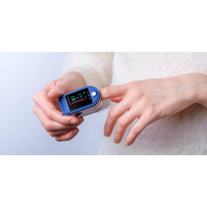 Pulzný oximeter – ľahké meranie tepu a kyslíka v tele cez prst