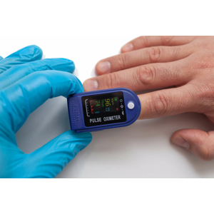 Pulzný oxymeter rýchle a presné meranie tepu a kyslíka v tele