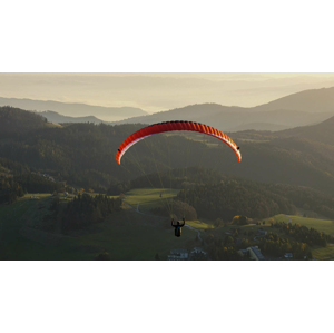 Tandemový paragliding z výšky až do 1000 metrov nad Donovalmi alebo na
Straníku v Žiline