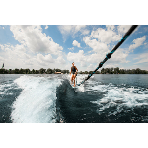 Vodné atrakcie na Domaši - wakeboard, kneeboard, paddleboard, vodné lyže či nafukovací banán