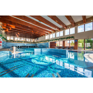Wellness Hotel Diplomat****: Leto v Rajeckých Tepliciach s polpenziou a bazénom aj saunami neobmedzene